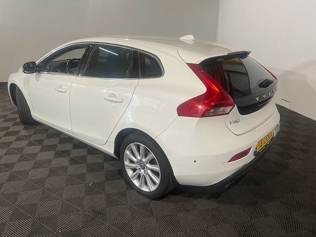 Volvo v40 1.6 t3 momentum, 13-zrn-6 - afbeelding 12 van  19