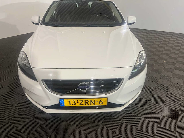 Volvo v40 1.6 t3 momentum, 13-zrn-6 - afbeelding 11 van  19