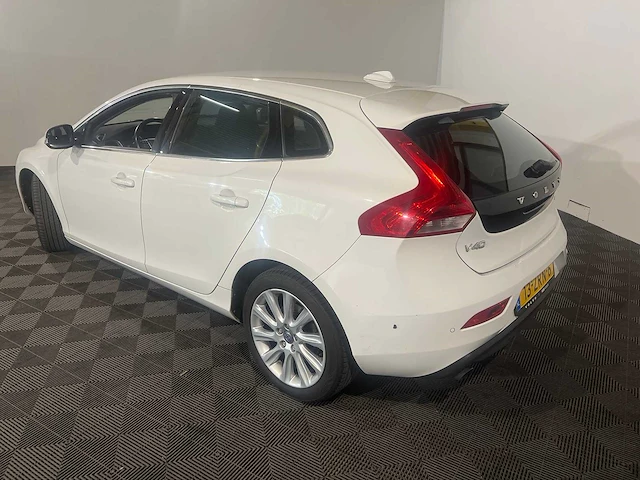 Volvo v40 1.6 t3 momentum, 13-zrn-6 - afbeelding 12 van  19