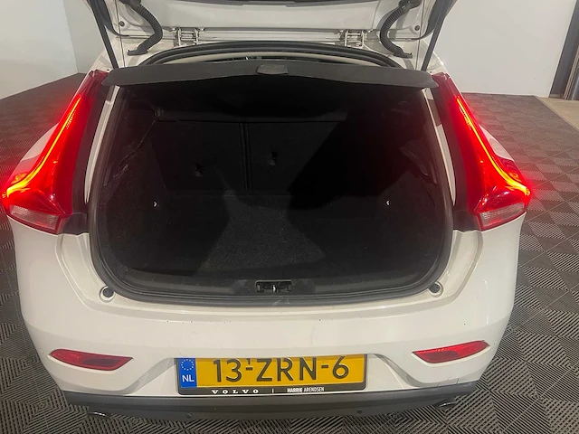 Volvo v40 1.6 t3 momentum, 13-zrn-6 - afbeelding 14 van  19
