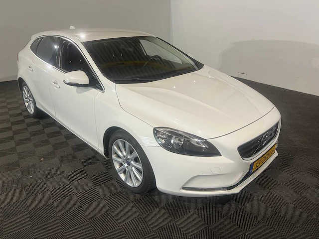Volvo v40 1.6 t3 momentum, 13-zrn-6 - afbeelding 17 van  19