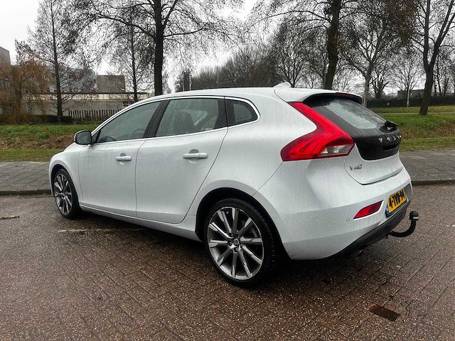 Volvo v40 1.6 t3 summum; 4-tvb-94 - afbeelding 13 van  17