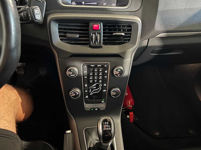 Volvo v40 2.0 d2 inscription, zr-475-x - afbeelding 3 van  20