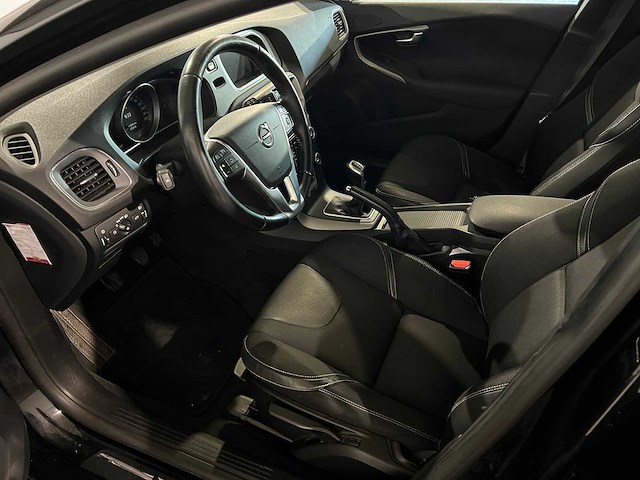 Volvo v40 2.0 d2 inscription, zr-475-x - afbeelding 16 van  20
