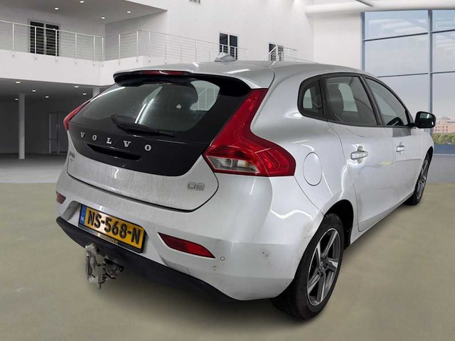 Volvo v40 2.0 d2 momentum; ns-568-n - afbeelding 4 van  9
