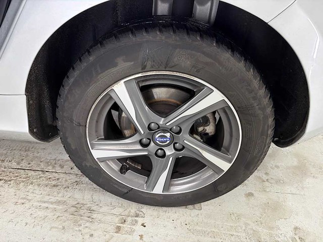 Volvo v40 2.0 d2 momentum; ns-568-n - afbeelding 6 van  9