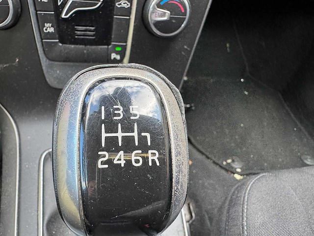 Volvo v40 2.0 d2 nordic+ ns-485-x - afbeelding 10 van  26