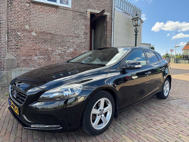Volvo v40 2.0 d2 nordic+ ns-485-x - afbeelding 1 van  26