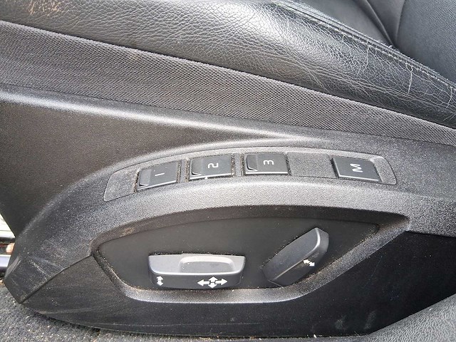 Volvo v40 2.0 d2 summum business| hr-843-t - afbeelding 3 van  32