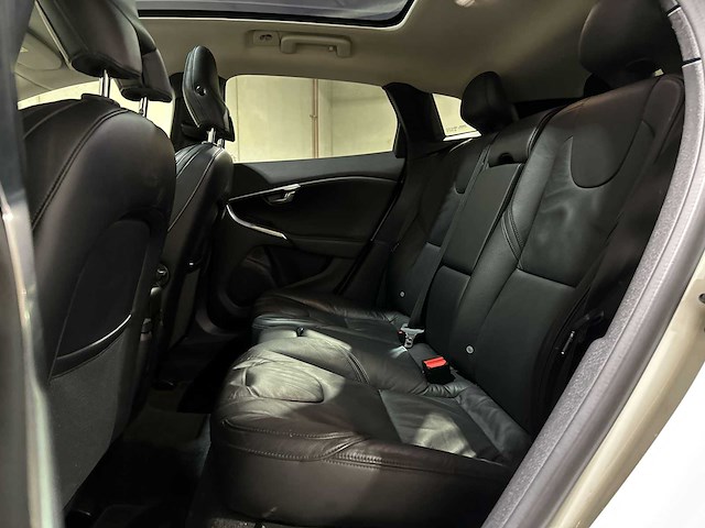 Volvo v40 2.0 d3 summum 148pk 2012, l-445-xl - afbeelding 28 van  54
