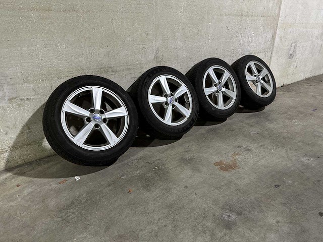 Volvo v40 2.0 d3 summum 148pk 2012, l-445-xl - afbeelding 41 van  54