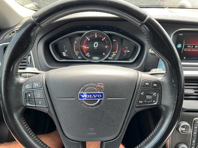 Volvo v40 2.0 d4 momentum bns, 6-xbt-28 - afbeelding 13 van  22
