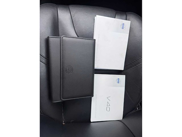 Volvo v40 2.0 d4 summum business, 8-zbx-41 - afbeelding 17 van  17