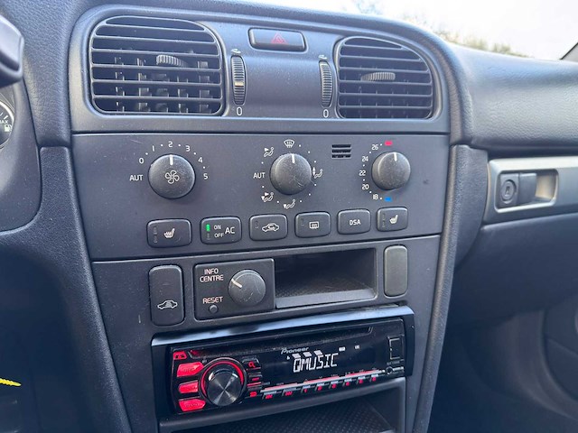 Volvo v40 2.0 europa, 89-pn-fg - afbeelding 8 van  10