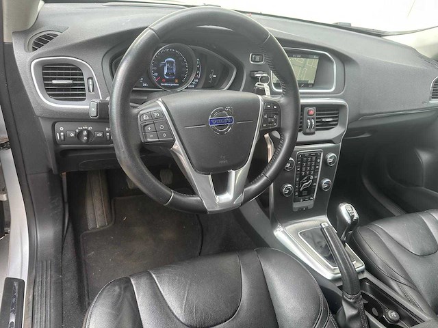 Volvo v40 2.0 t3 summum* n-132-xj - afbeelding 2 van  17