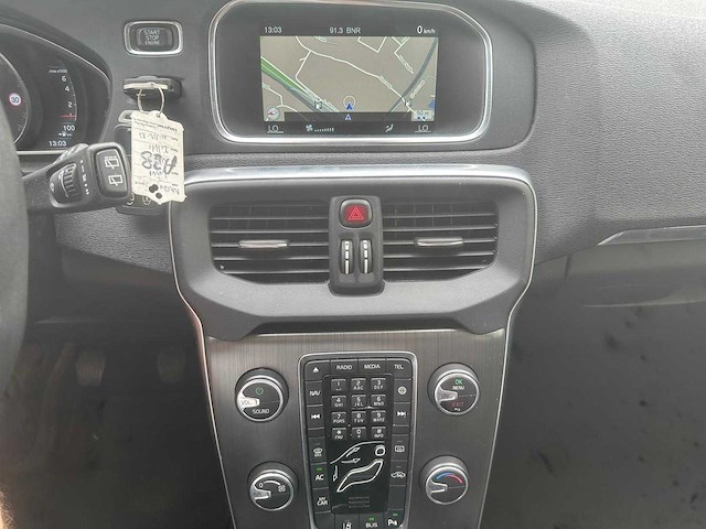 Volvo v40 2.0 t3 summum* n-132-xj - afbeelding 6 van  17
