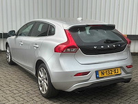 Volvo v40 2.0 t3 summum* n-132-xj - afbeelding 12 van  17
