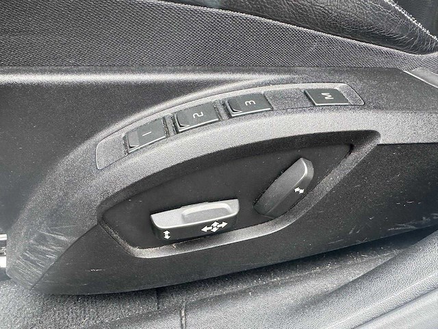 Volvo v40 2.0 t3 summum* n-132-xj - afbeelding 15 van  17