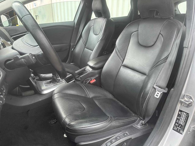 Volvo v40 2.0 t3 summum* n-132-xj - afbeelding 17 van  17