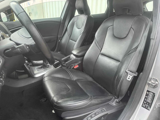 Volvo v40 2.0 t3 summum* n-132-xj - afbeelding 11 van  17