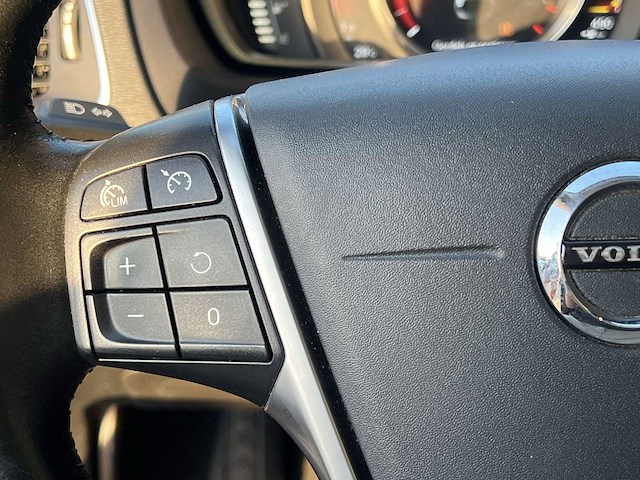 Volvo v40 cross country 1.5 t3 polar+ luxury 2019 | zs-203-n - afbeelding 8 van  30