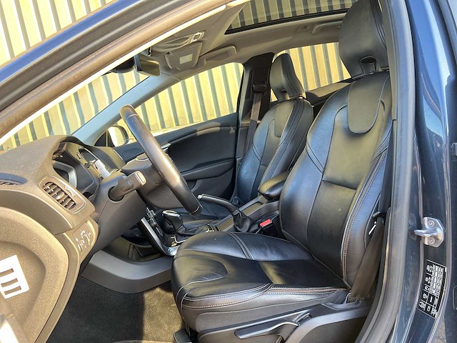 Volvo v40 cross country 1.5 t3 polar+ luxury 2019 | zs-203-n - afbeelding 25 van  30