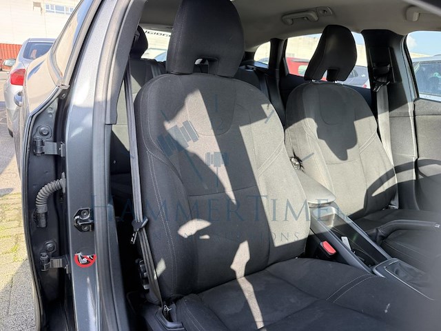 Volvo v40 cross country 1.6 d2 base powershift 115 at, 2013 - afbeelding 16 van  27