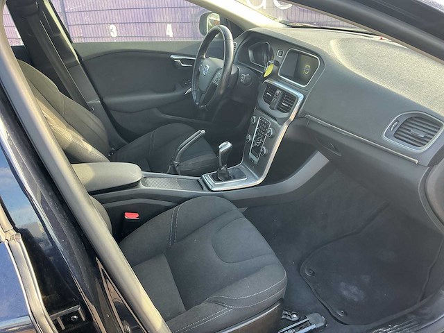 Volvo v40 personenauto - afbeelding 3 van  6