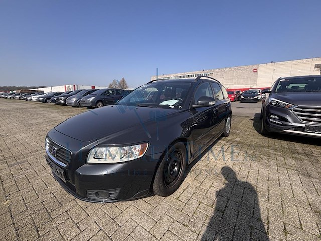Volvo v50 1.6 d drive start/stop momentum, 2010 - afbeelding 1 van  38