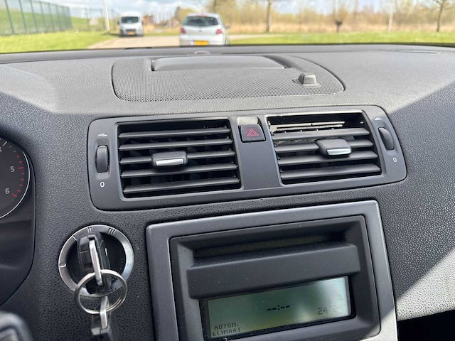 Volvo v50 1.6 d2 s/s momentum, 9-xpx-74 - afbeelding 7 van  19