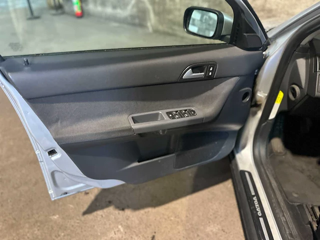 Volvo v50 1.8 elite 125pk 2005 (origineel-nl), 33-rd-gt - afbeelding 21 van  33