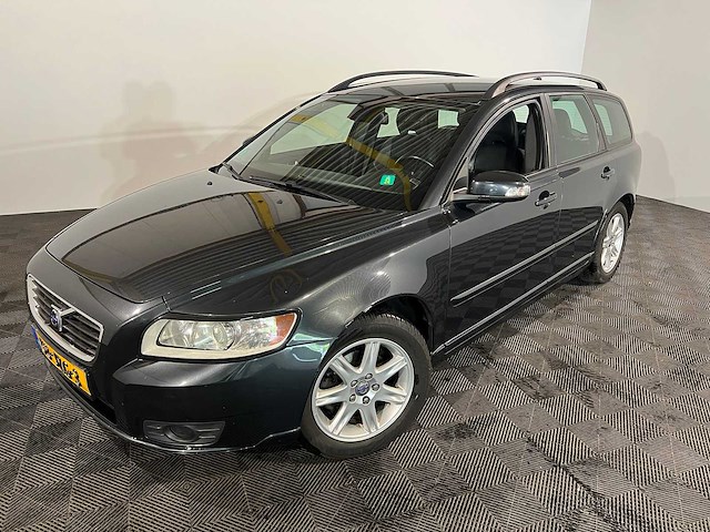Volvo v50 2.0 momentum, 53-jzg-3 - afbeelding 1 van  11