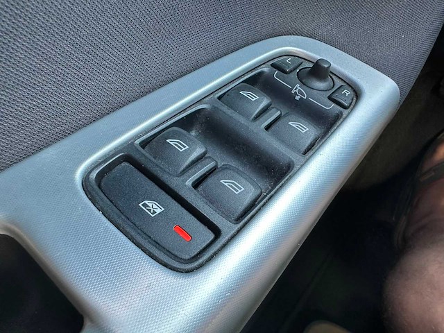 Volvo v50 2.0 sport ; 48-lsl-9 - afbeelding 2 van  15
