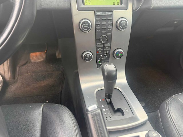 Volvo v50 2.0d momentum automaat, 55-gfj-7 - afbeelding 5 van  11