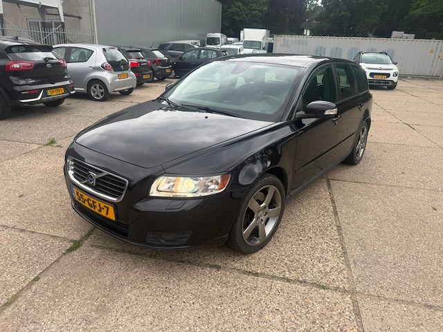 Volvo v50 2.0d momentum automaat, 55-gfj-7 - afbeelding 1 van  11