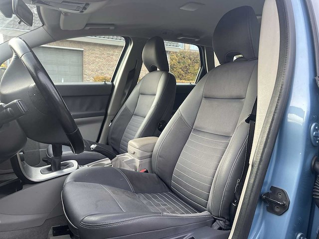 Volvo v50 2.4 2004 | h-185-nk - afbeelding 2 van  22