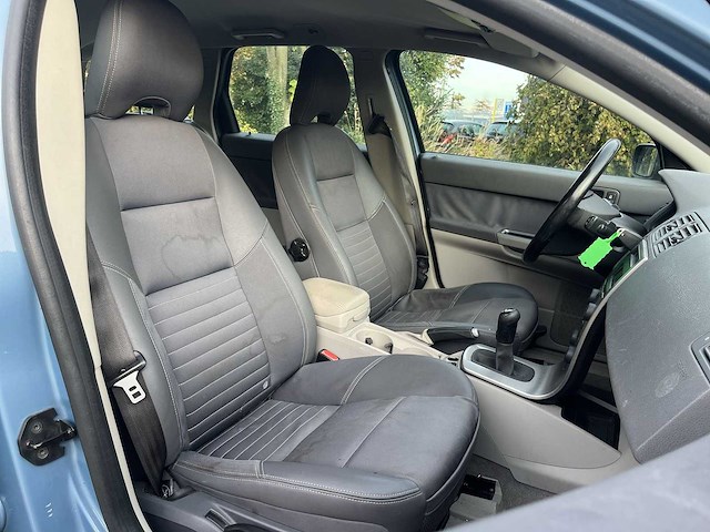 Volvo v50 2.4 2004 | h-185-nk - afbeelding 15 van  22