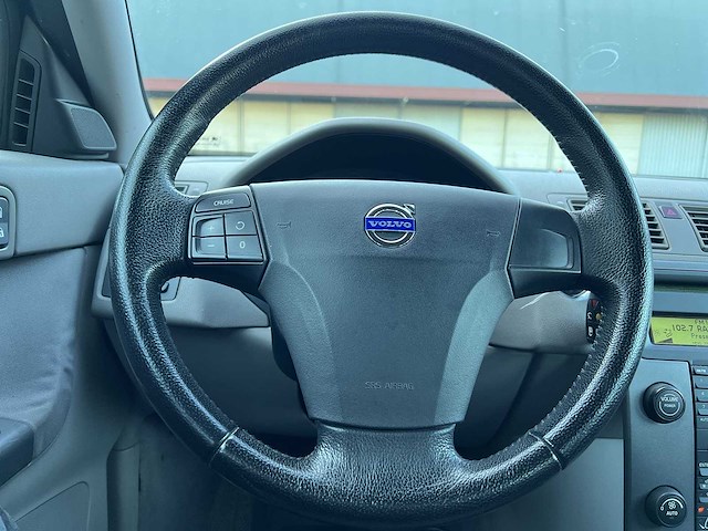 Volvo v50 2.4 momentum | 30-px-bt - afbeelding 2 van  24