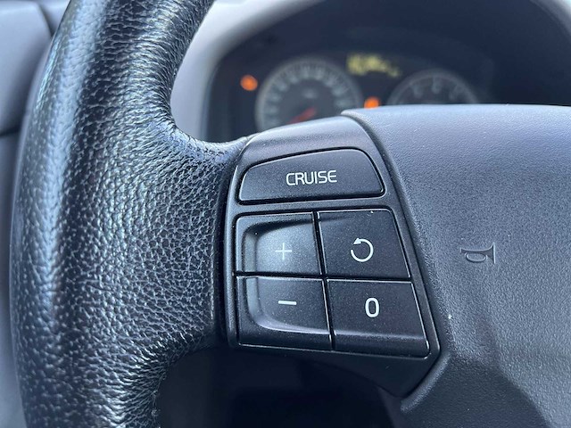 Volvo v50 2.4 momentum | 30-px-bt - afbeelding 4 van  24