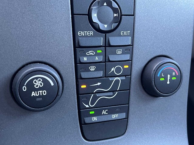 Volvo v50 2.4 momentum | 30-px-bt - afbeelding 8 van  24