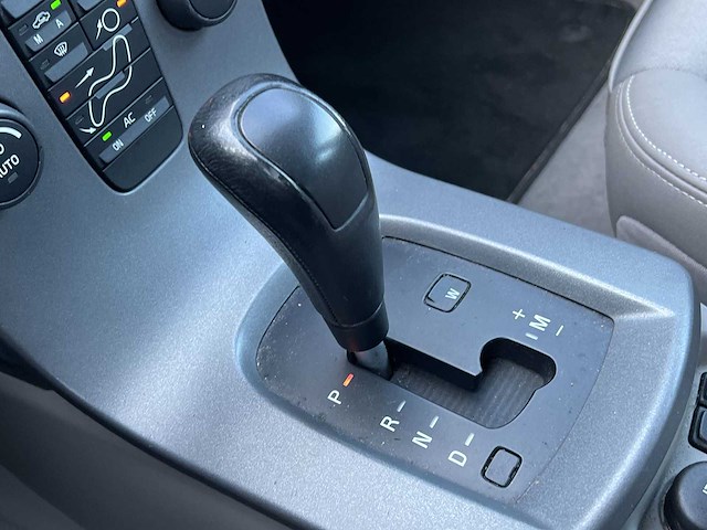 Volvo v50 2.4 momentum | 30-px-bt - afbeelding 9 van  24