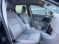 Volvo v50 2.4 momentum | 30-px-bt - afbeelding 13 van  24