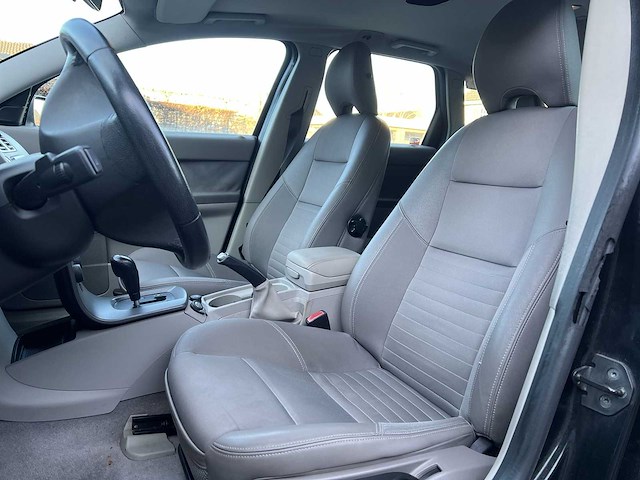 Volvo v50 2.4 momentum | 30-px-bt - afbeelding 19 van  24