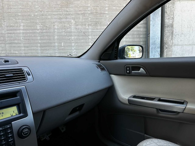 Volvo v50 2.4 summum 140pk 2005 (origineel-nl), 48-rk-gr - afbeelding 9 van  28