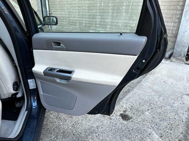 Volvo v50 2.4 summum 140pk 2005 (origineel-nl), 48-rk-gr - afbeelding 15 van  28