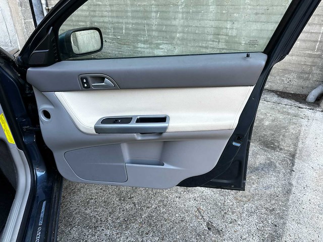 Volvo v50 2.4 summum 140pk 2005 (origineel-nl), 48-rk-gr - afbeelding 17 van  28