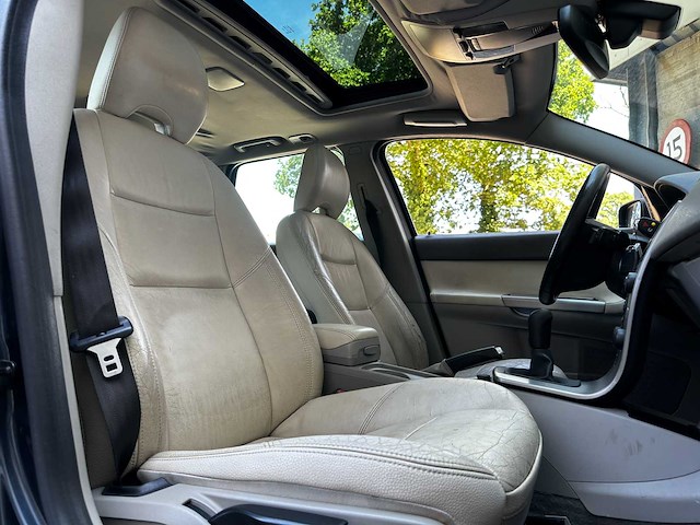 Volvo v50 2.4 summum 140pk 2005 (origineel-nl), 48-rk-gr - afbeelding 18 van  28
