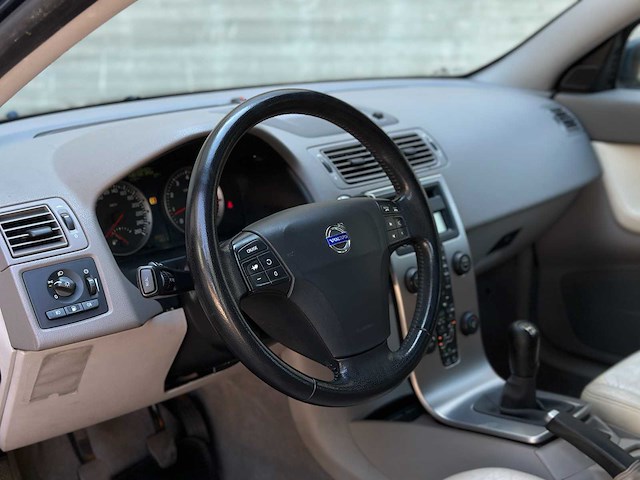 Volvo v50 2.4 summum 140pk 2005 (origineel-nl), 48-rk-gr - afbeelding 9 van  49