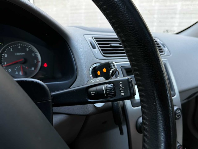 Volvo v50 2.4 summum 140pk 2005 (origineel-nl), 48-rk-gr - afbeelding 18 van  49