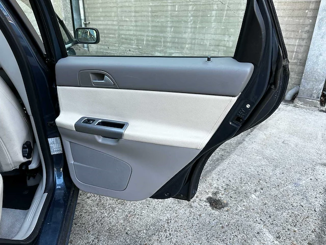 Volvo v50 2.4 summum 140pk 2005 (origineel-nl), 48-rk-gr - afbeelding 29 van  49